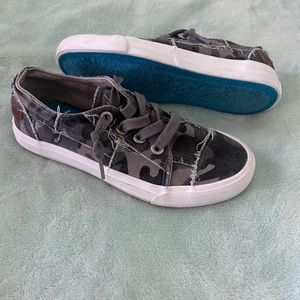 BLOWFISH gently used slip on size 6